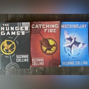 Hunger Games Trilogy Book Set